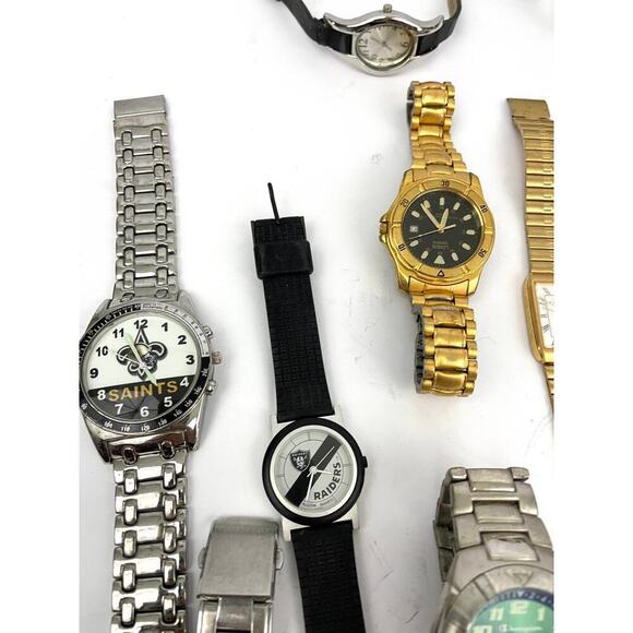Lot Of 24 Vintage Assorted Watches For Repair Need New Batteries Untested Modern - Picture 3 of 13
